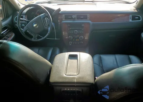 2008 Chevrolet Suburban K1500 Ls z USA, uszkodzony, nr VIN 3GNFK16378G188462